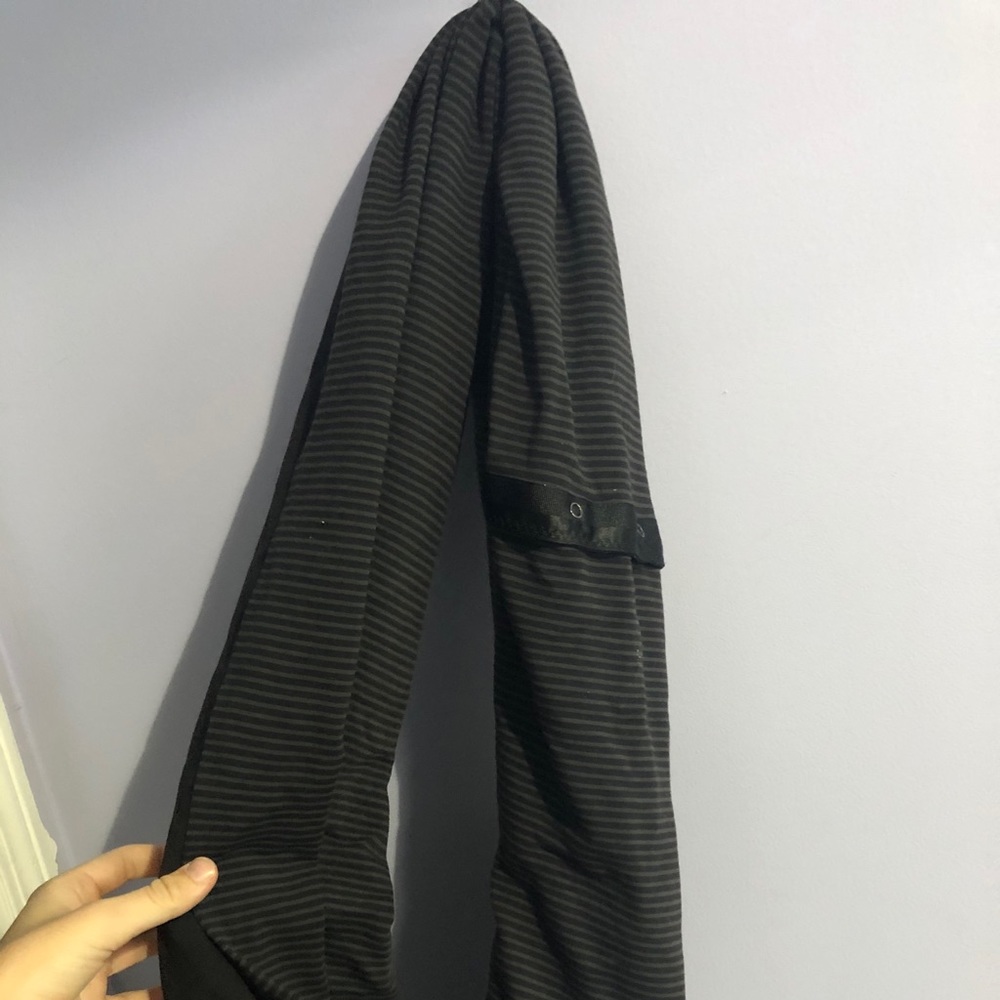 Lululemon infinity button scarf